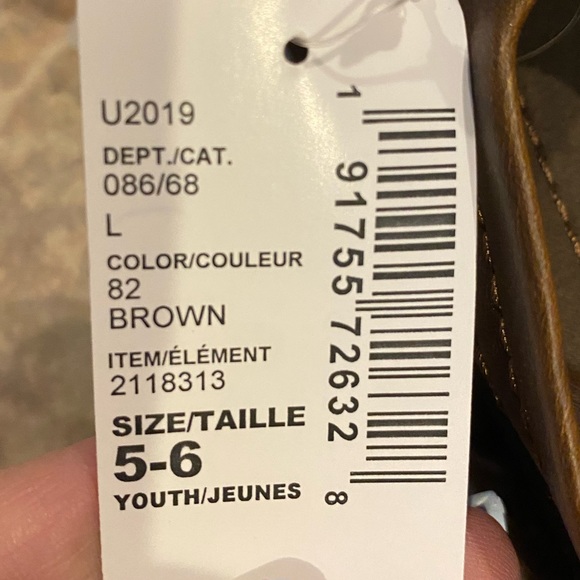 New with Tags Children’s Place brown youth Flip flops size 5/6 - Picture 4 of 4